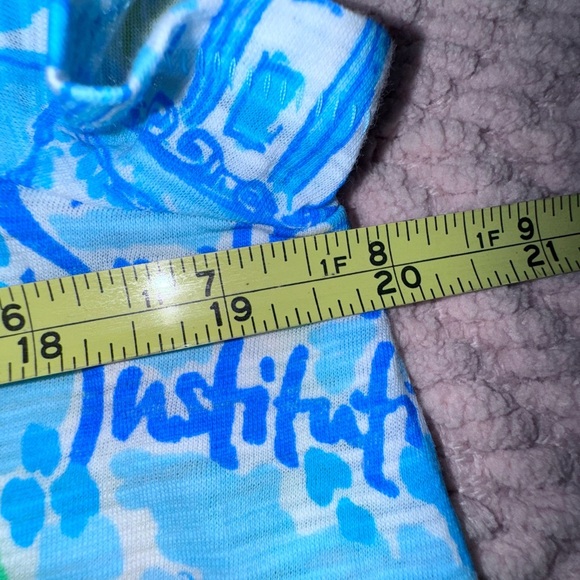 Lilly Pulitzer Lilly Loves DC Etta Short Sleeve V Neck tee shirt size Large NWT - Picture 4 of 11